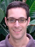 Portrait of Matthew Streisfeld.