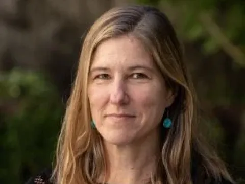 Portrait of Kelly Sutherland.